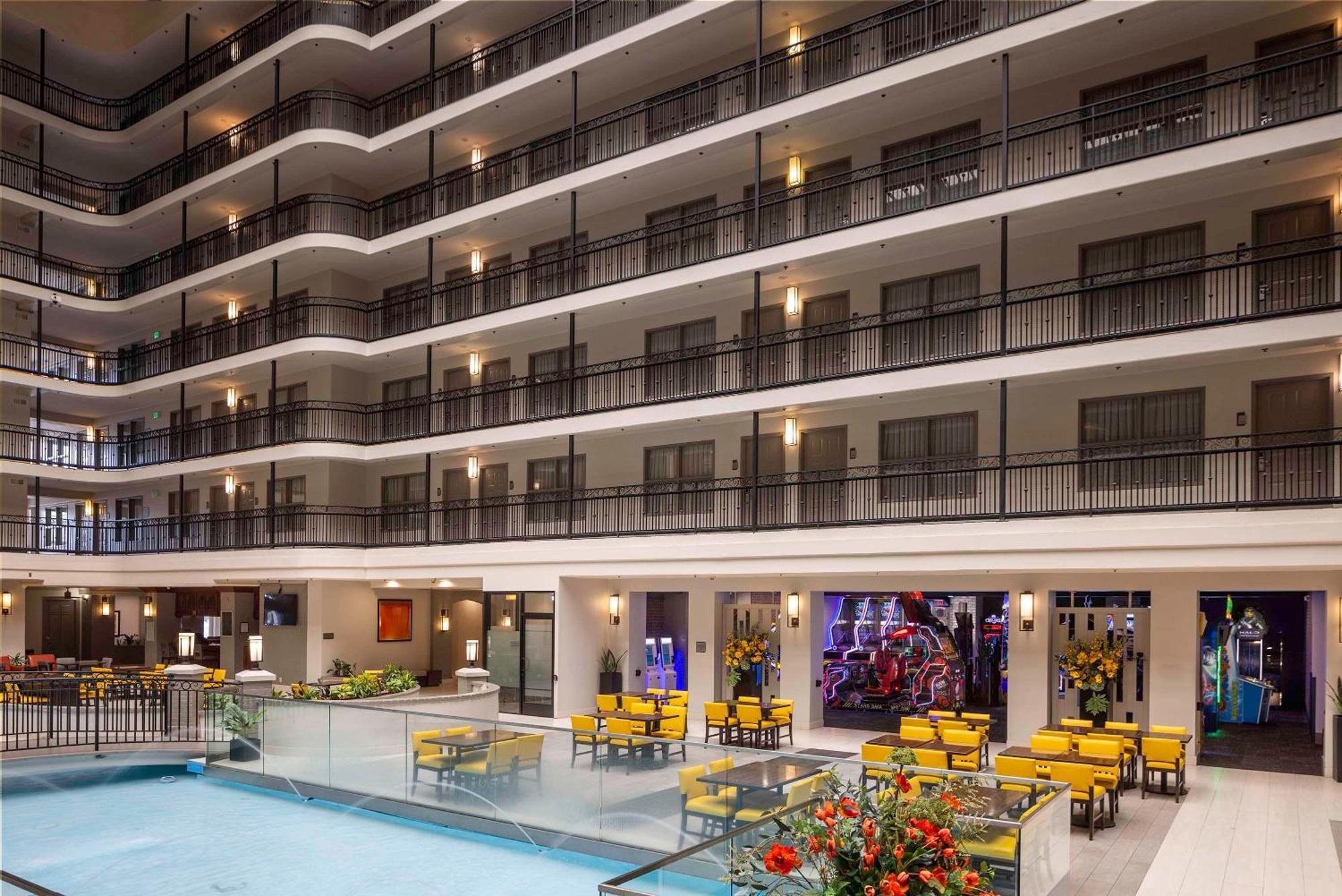 Embassy Suites By Hilton Anaheim North Exteriér fotografie